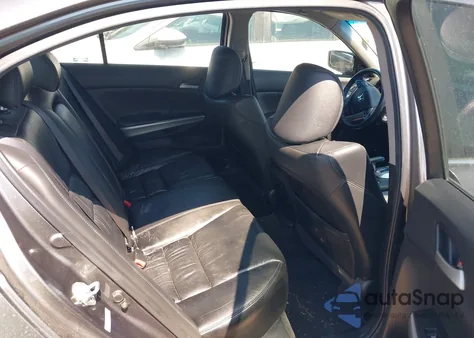 2009 Honda Accord 2.4 Ex-L z USA, uszkodzony, nr VIN 1HGCP26809A025703